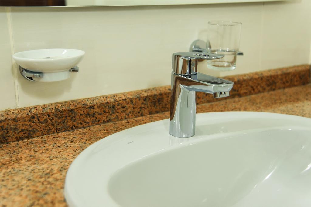 Promenade Park Hotel Shymkent Room photo