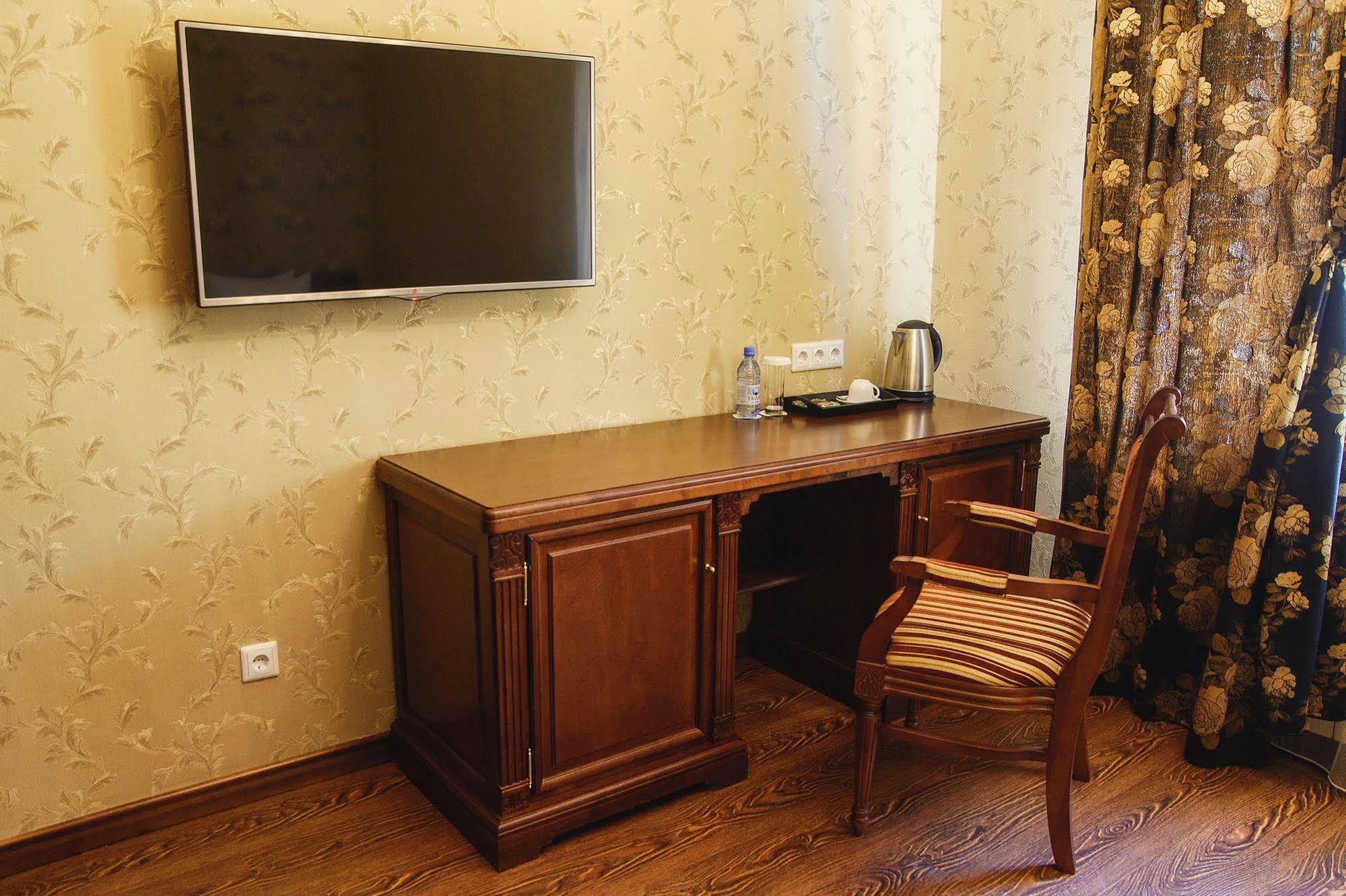 Promenade Park Hotel Shymkent Exterior photo
