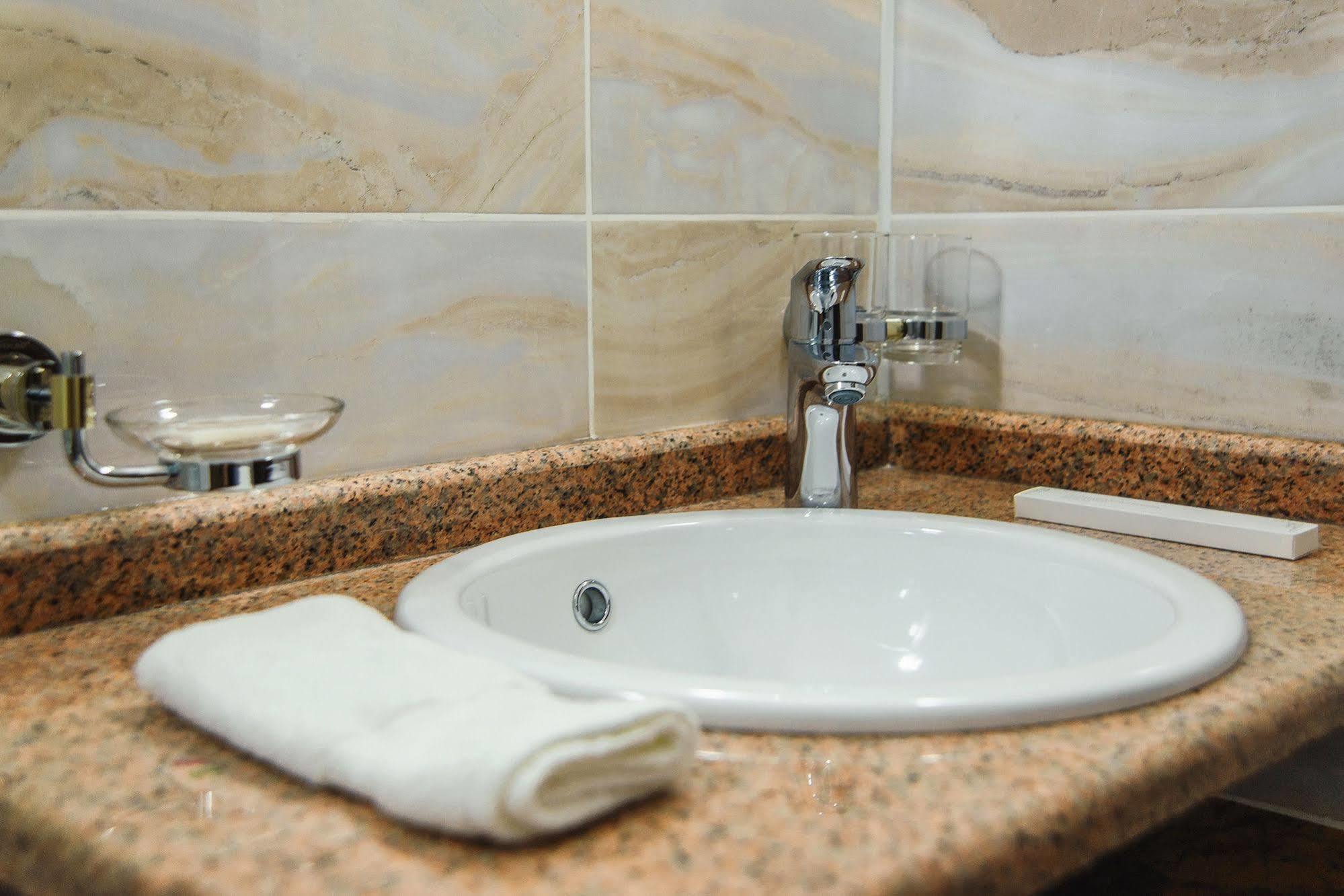 Promenade Park Hotel Shymkent Exterior photo
