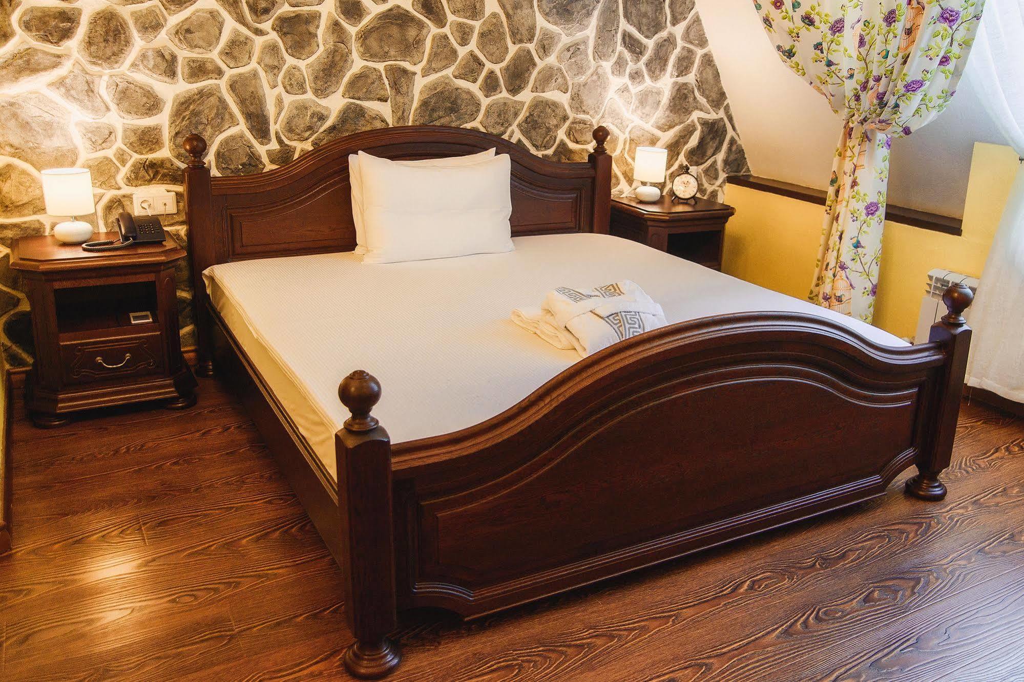 Promenade Park Hotel Shymkent Exterior photo